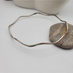 Scalloped silver tone bracelet‎ bangle